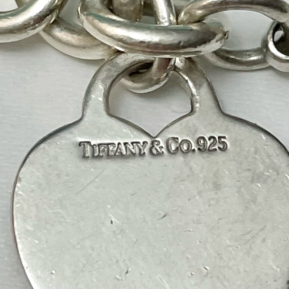 Tiffany & Co. Sterling Silver Heart Charm Chain Bracelet. - Picture 3 of 7